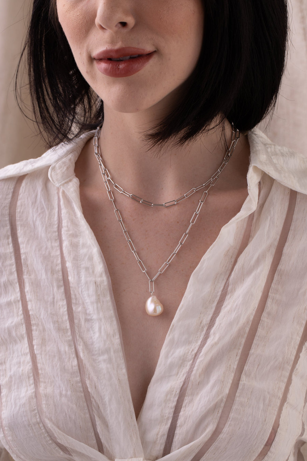 Thea Pearl Necklace in Silver