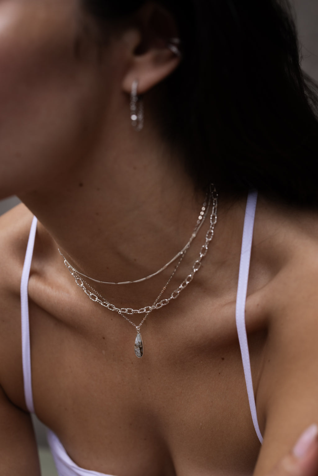 Shimmer Link Chain Choker in Silver
